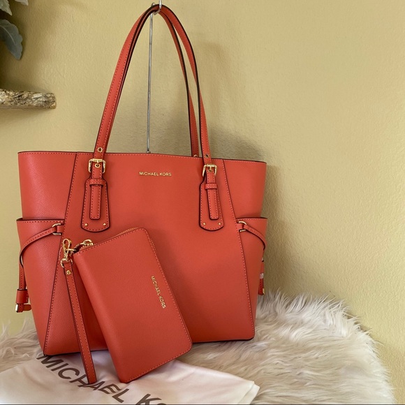 Michael Kors jet set voyager shoulder tote &wallet - Picture 3 of 15